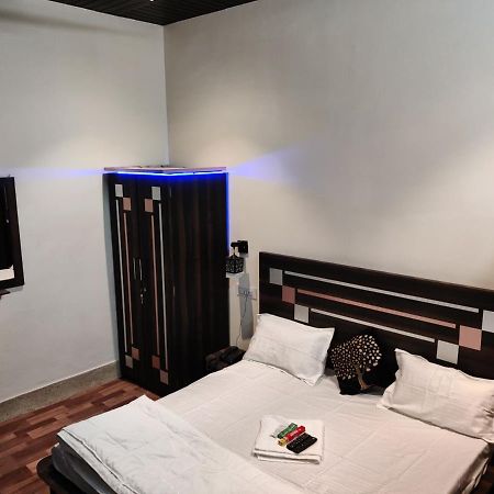 Keshav Hotel Farrukhabad Εξωτερικό φωτογραφία