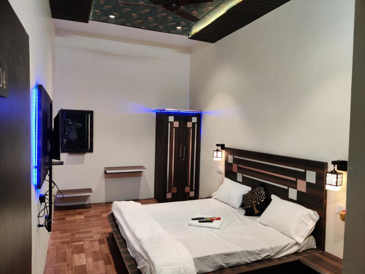 Keshav Hotel Farrukhabad Εξωτερικό φωτογραφία
