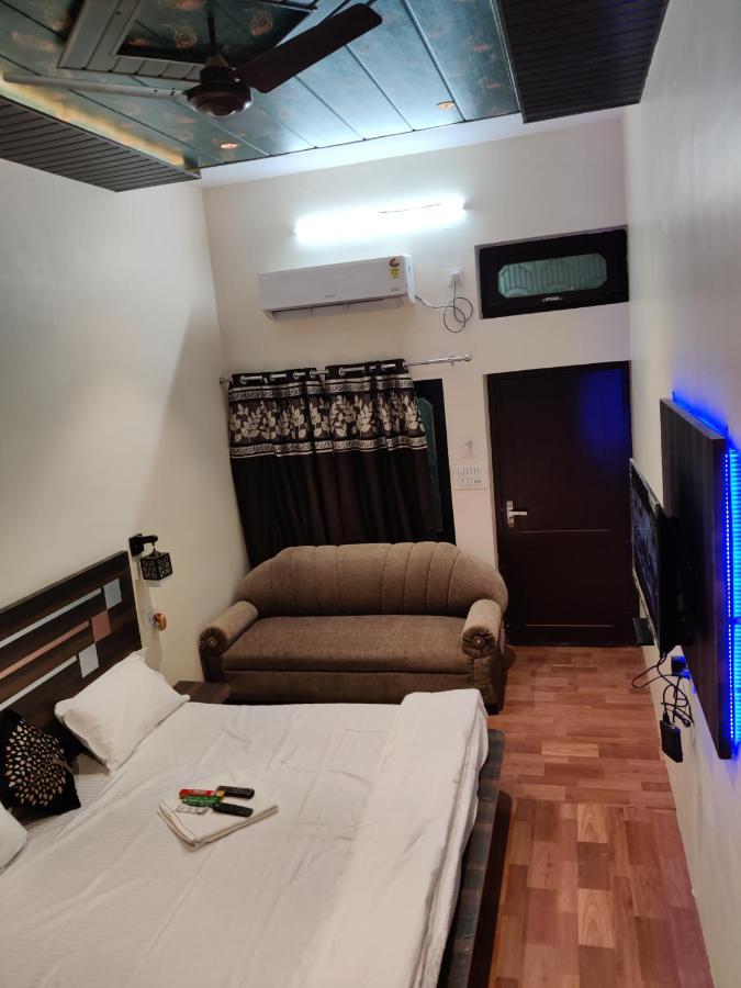 Keshav Hotel Farrukhabad Εξωτερικό φωτογραφία