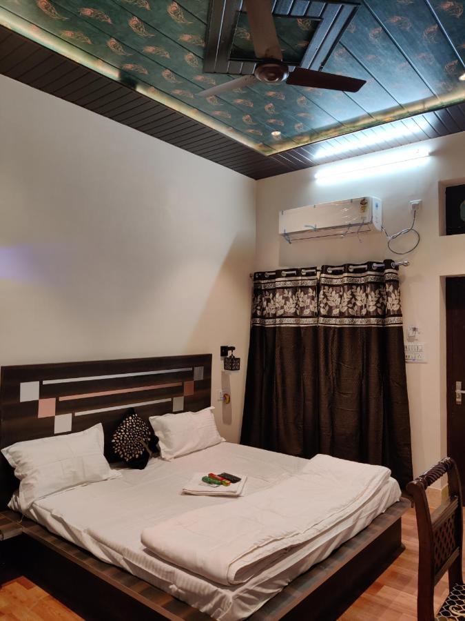 Keshav Hotel Farrukhabad Εξωτερικό φωτογραφία