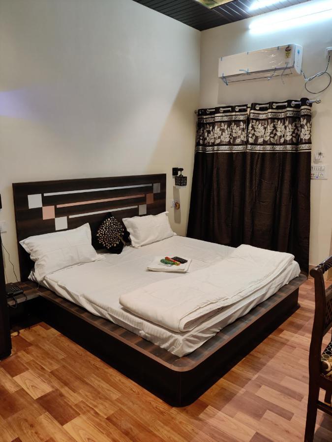 Keshav Hotel Farrukhabad Εξωτερικό φωτογραφία
